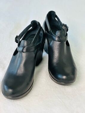 Dansko Franka Antique Full Grain Crisscross Strap Wedge Clogs Size 40 or 9.5-10